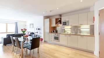 Apartment, 2 Bedrooms | Private kitchen | Fridge, microwave, oven, dishwasher