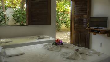 Quarto triplo | Frigobar, escrivaninha, Wi-Fi de cortesia, roupa de cama