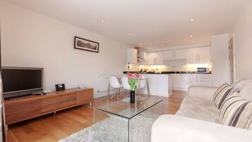 Apartment, 2 Bedrooms | 2 bedrooms, in-room safe, iron/ironing board, free WiFi