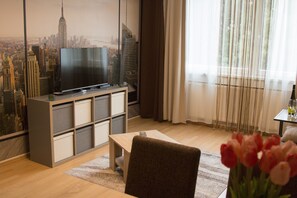 Standard-Studio, 1 Queen-Bett | Businesscenter im Zimmer