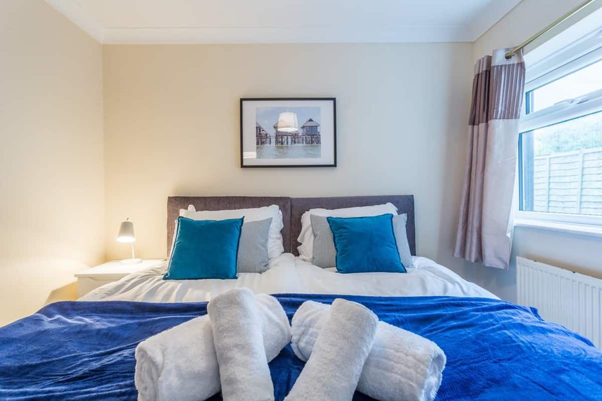Appartement (Ground Floor) | Luxe beddengoed, een strijkplank/strijkijzer, gratis wifi, beddengoed