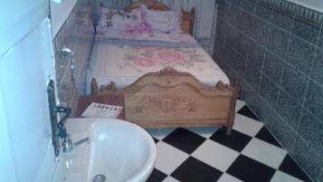 Luxury-Doppelzimmer, 1 Doppelbett, Nichtraucher, Meerblick | Kostenloses WLAN, Bettwäsche