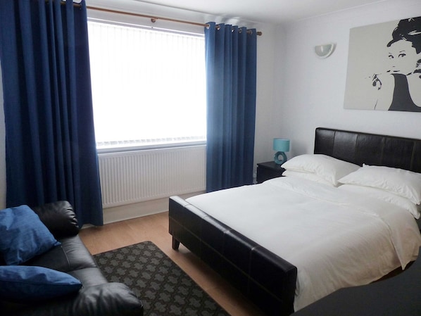 Free WiFi, bed sheets