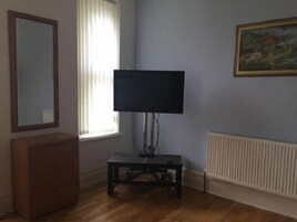 Wifi gratis y ropa de cama