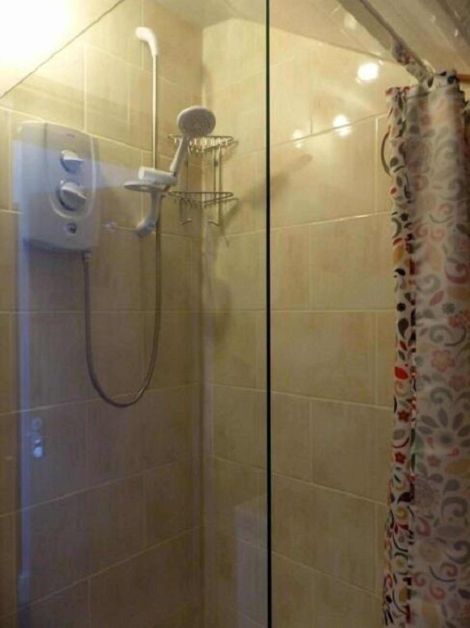 Photo - 3 Luxury En-suite Bedrooms