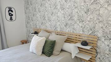 Comfort tweepersoonskamer (Mimizan) | 1 slaapkamer, luxe beddengoed, individueel gedecoreerd