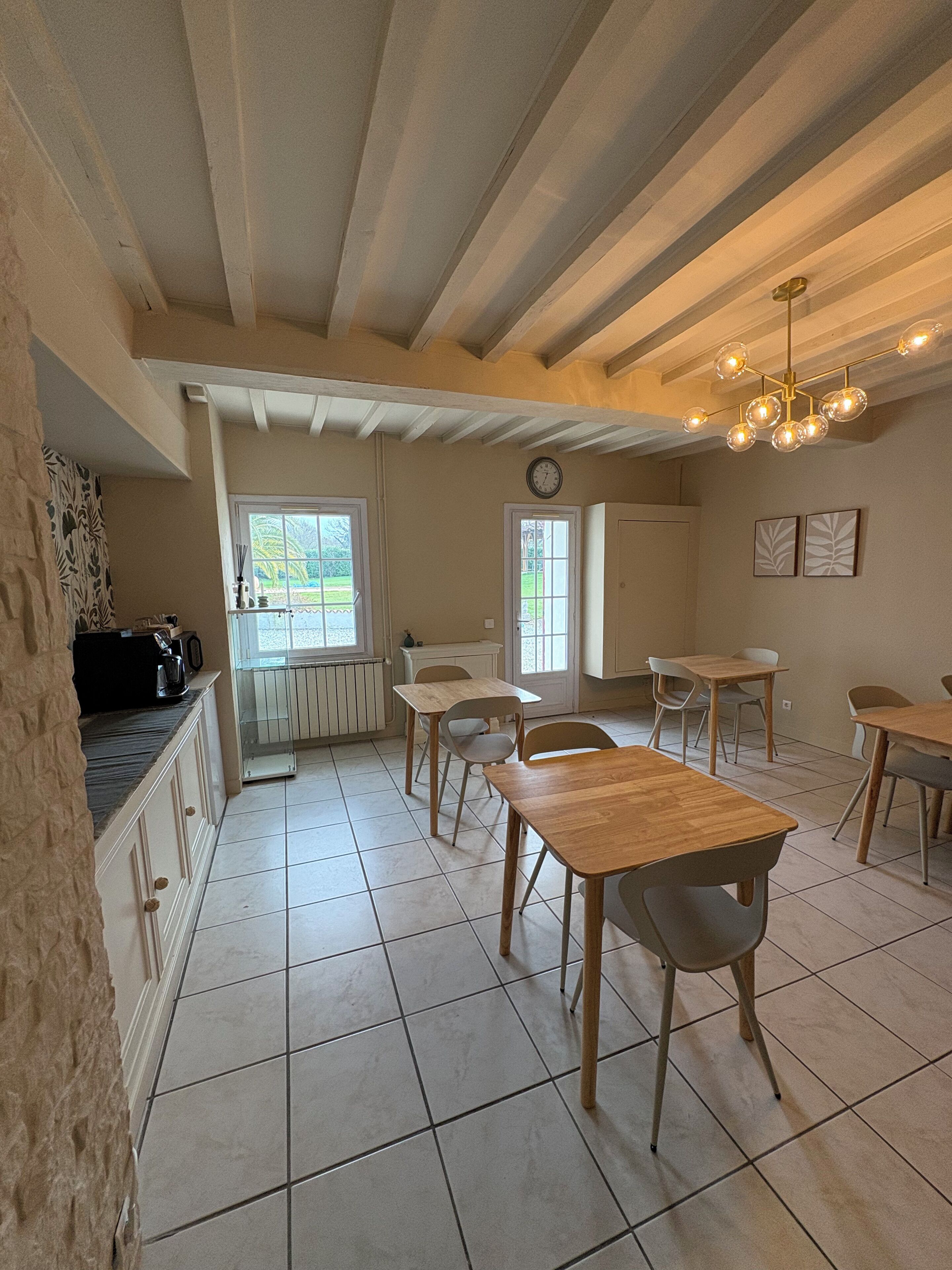 供應晚餐，當地料理