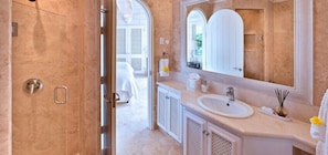 Combined shower/tub
