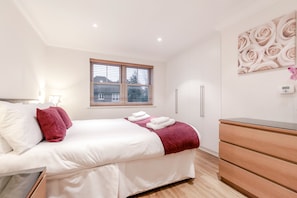 2 室のベッドルーム、アイロン / アイロン台、WiFi (無料)、ベッドシーツ