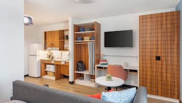 Bureau, rideaux occultants, fer et planche à repasser, Wi-Fi gratuit