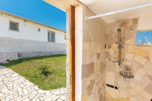 Standard House, 3 Bedrooms (1136) | Bathroom