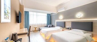 Heyi Express Hotel (Zhuhai Weichuangli Industrial Park)