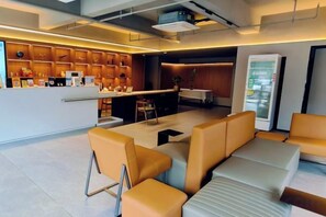 Lobby - Heyi Express Hotel (Zhuhai Weichuangli Industrial Park) (ZHUHAI)