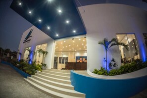 Mặt tiền nơi lưu trú