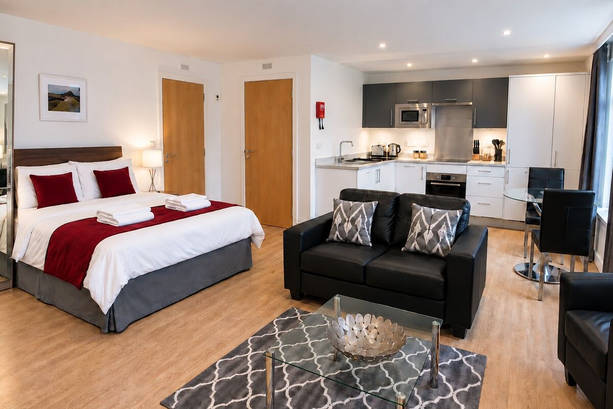 Studio | Living area | Smart TV