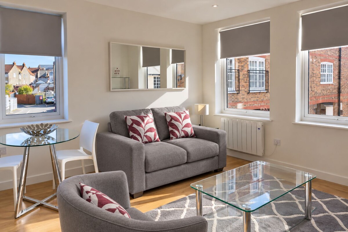 Apartment, 1 Bedroom | Living area | Smart TV