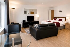 Living area - Roomspace Apartments -Swan House (Leatherhead)