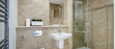 Departamento, 1 habitación | Baño | Regadera, secadora de cabello, toallas