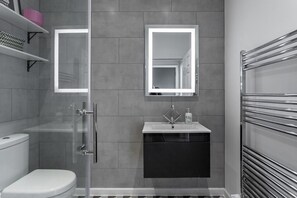 Apartment, 2 Schlafzimmer | Badezimmer
