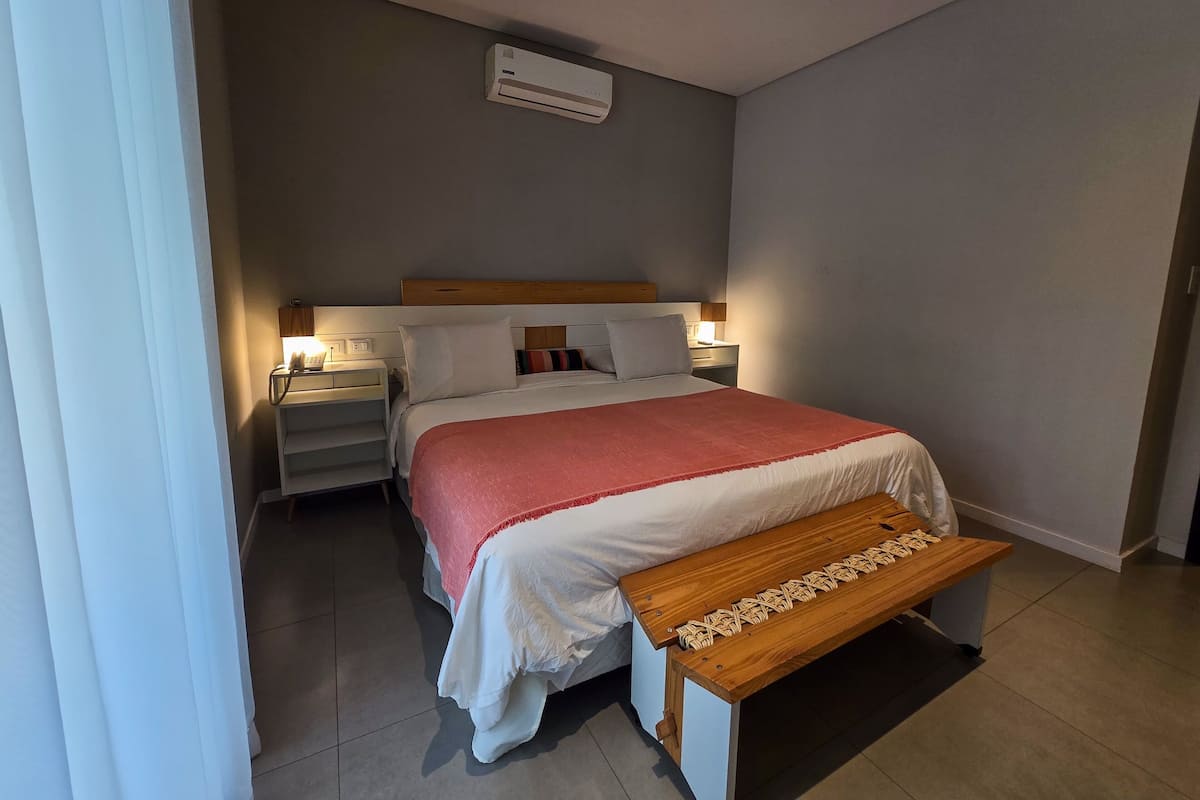 1 bedroom, in-room safe, desk, blackout curtains