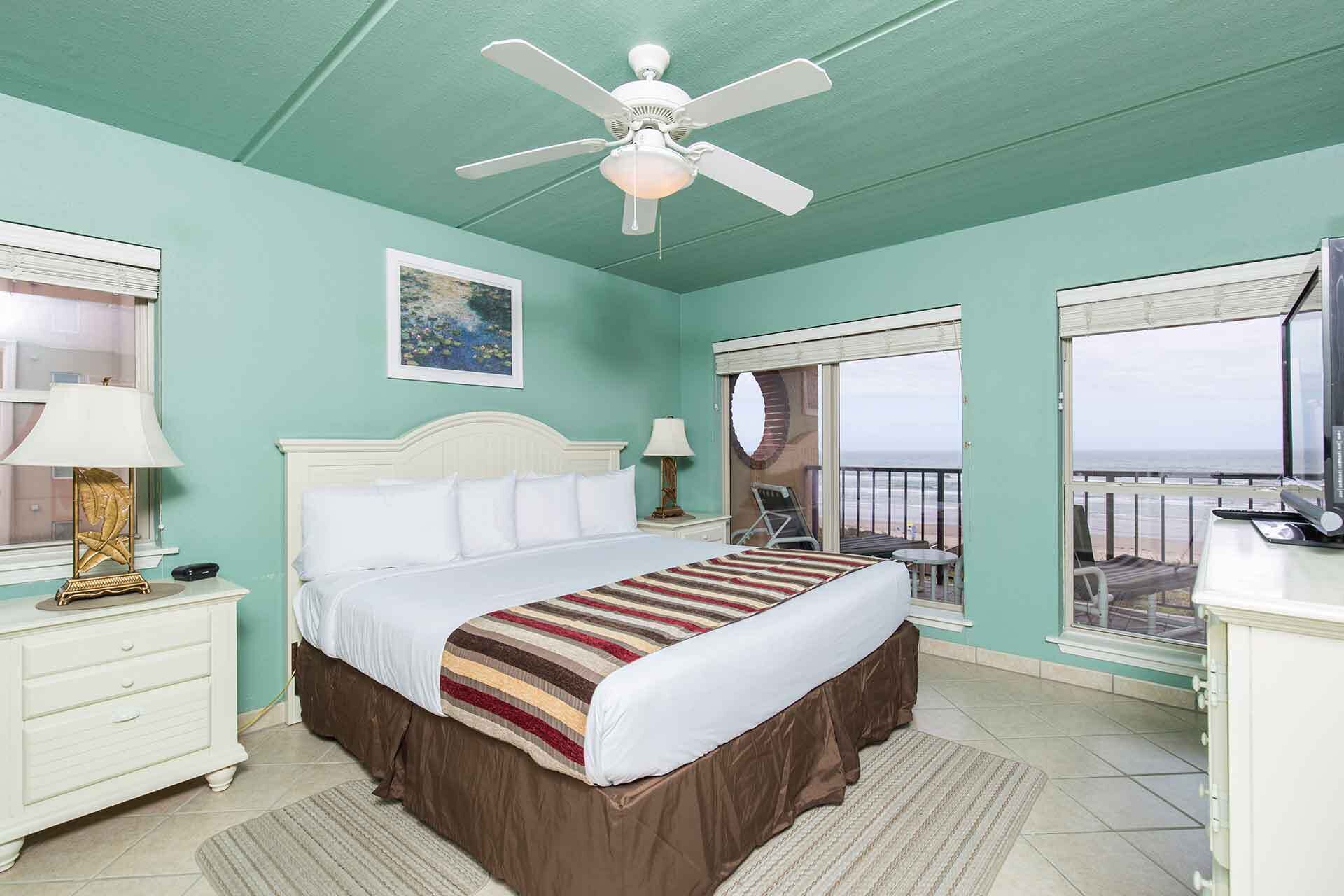 Suntide II 401 - Beachfront Direct Ocean Views, Private Balcony, Heated Pool, Hot Tub, Beach Access, Walking distance to Dining and Shopping