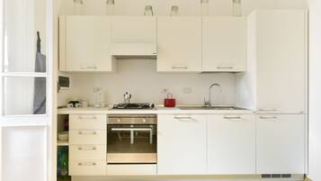 Four, plaque de cuisson, lave-vaisselle, distributeur de glaçons