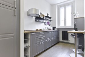 Four, plaque de cuisson, lave-vaisselle, distributeur de glaçons