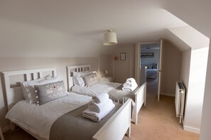 2 bedrooms, iron/ironing board, travel cot, free WiFi