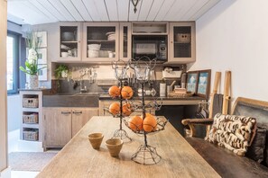 Coffee/tea maker, fridge, microwave, oven - Navona Luxury&Charming Apartment with Terrace (Roma)