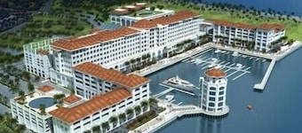 Luxury 2 bedroom Condo in Marina Development