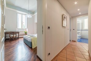 2 dormitorios, tabla de planchar con plancha, wifi y ropa de cama