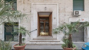 Unclassified image, 5 of 29, button - Saint Peter Rendez Vous (Roma)