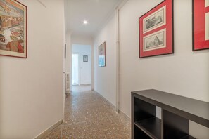 Unclassified image, 4 of 29, button - Saint Peter Rendez Vous (Roma)
