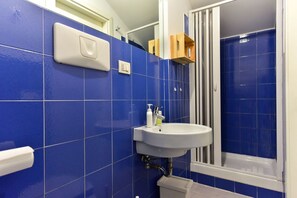 Combinazione doccia/vasca, asciugacapelli, bidet