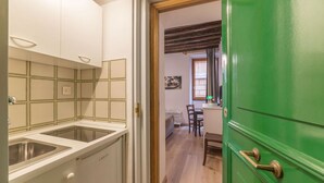 Interior - Spanish Steps Cozy Studio (Roma)