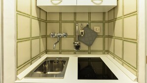 Coffee/tea maker, stovetop, ice maker - Spanish Steps Cozy Studio (Roma)