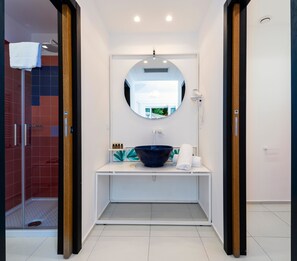Shower, free toiletries, hair dryer, slippers - Apollon Club (Serrara Fontana)