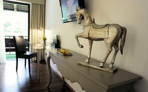 TV - Landhotel Waldhaus (Laubach)
