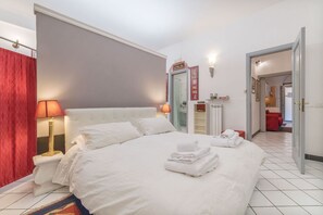 1 chambre, fer et planche à repasser, Wi-Fi, draps fournis