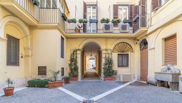 Exterior detail - Torre Argentina Charming Apartment (roma)