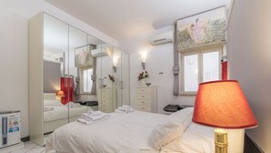 1 bedroom, iron/ironing board, WiFi, bed sheets - Torre Argentina Charming Apartment (roma)