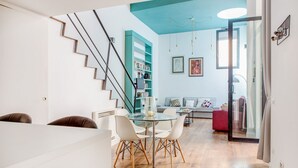 Interior - Via della Scala Secret Garden (Roma)