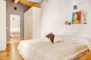 2 soverom, strykejern/-brett, wi-fi og sengetøy