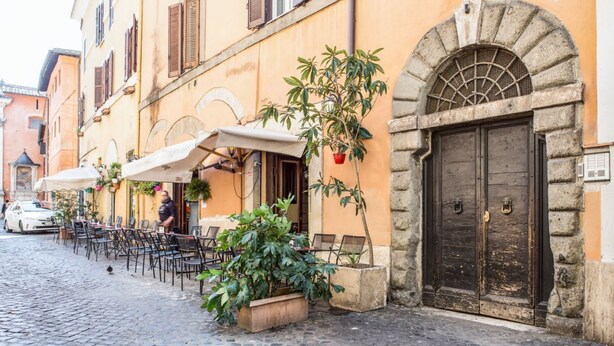 Outdoor dining - Via della Scala Secret Garden (Roma)