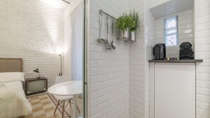 Interior - Romantic Vintage Colosseum Suite (Roma)