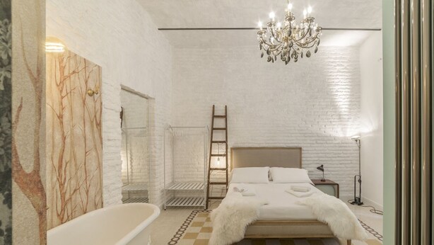 Room - Romantic Vintage Colosseum Suite (Roma)