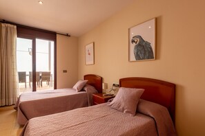 3 bedrooms, free WiFi, bed sheets - Apartment Lluna (Tossa de Mar)