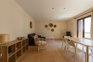 TV - Apartment Lluna (Tossa de Mar)