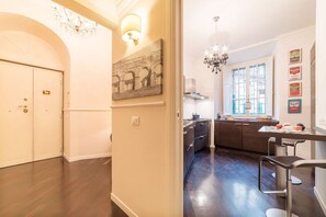 Forno, piano cottura, macchina per tè/caffè, macchina per il ghiaccio