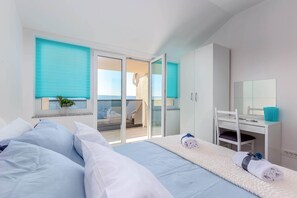 3 bedrooms, in-room safe, WiFi, bed sheets